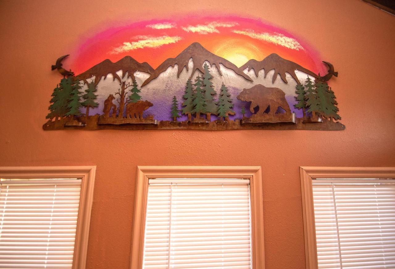 Huge Ruidoso Retreat With Game Room, Pool, 2 Balconies, 2 Kitchens - Sleeps 17! Екстер'єр фото